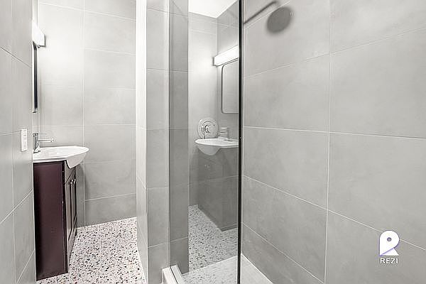 1st image of 305 E 75th St APT 17