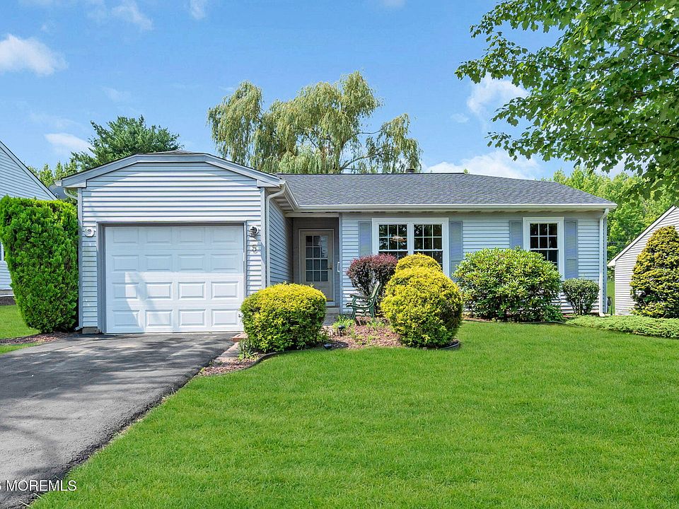 1st image of 5 Lakeview Drive