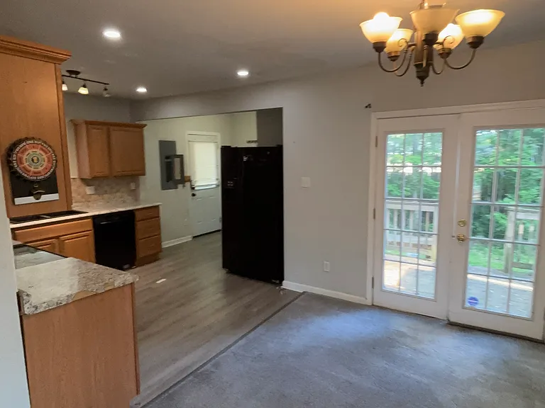 2604 Elkhart St — Photo 9