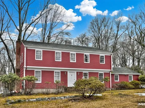 40 Hering Rd, Montvale, NJ 07645