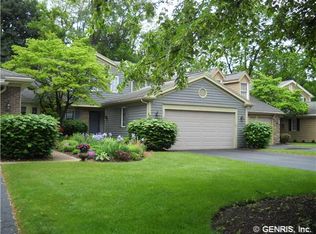124 Wood Creek Dr, Pittsford, NY 14534