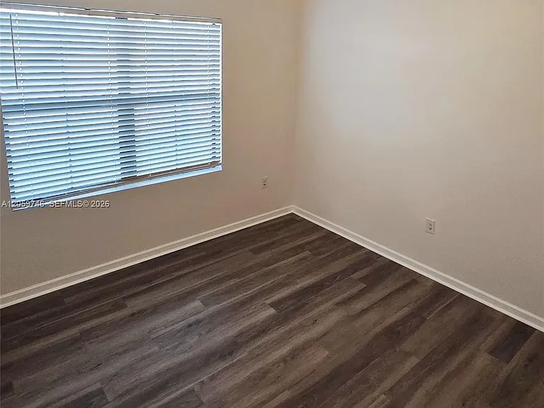 808 Old Country Rd SE — Photo 11