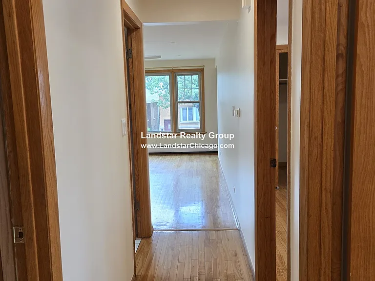 5339 W Addison St #2 — Photo 10