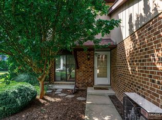 1542 Blackburn St, Wheaton, IL 60189