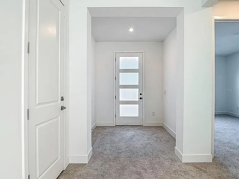 410 S West Shore Blvd — Photo 6