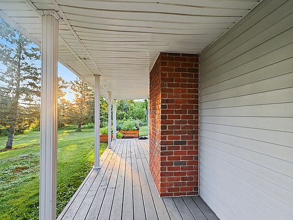 4th image of 2239 Woodville Rd