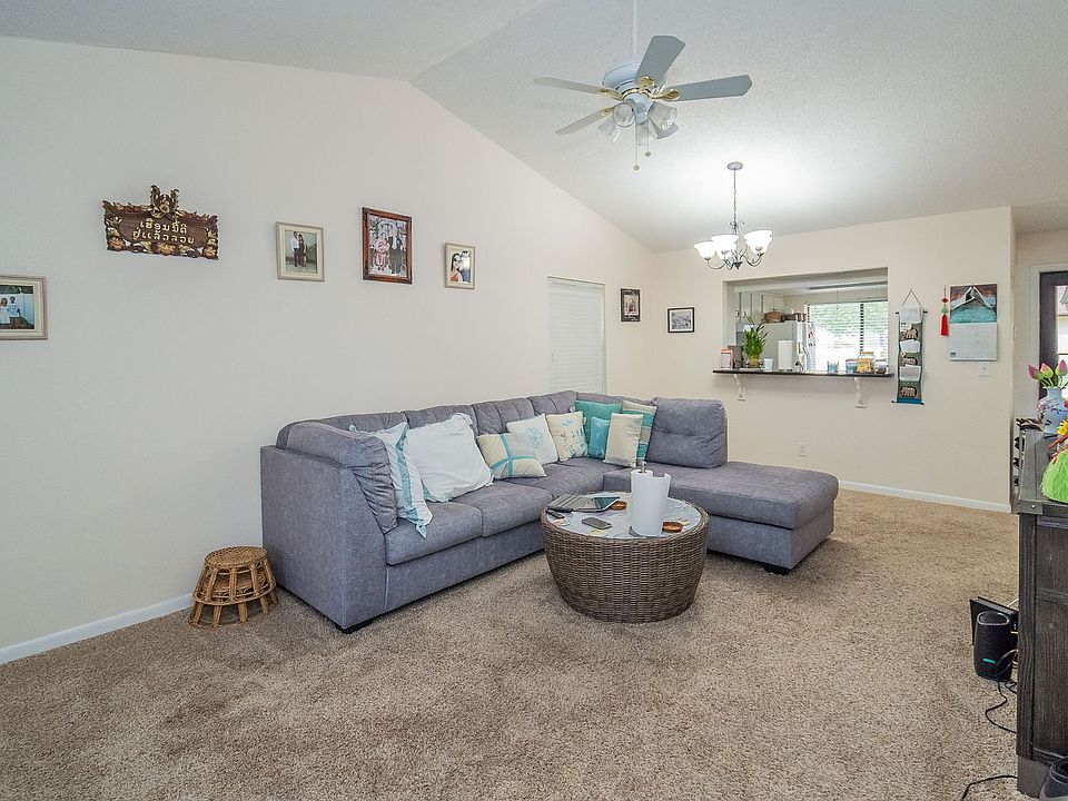 1st image of 925 Fenton Ln APT 1