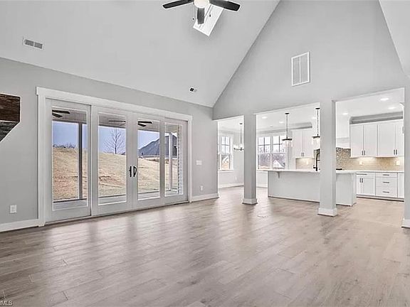 3rd image of 5060 Harvestview Dr