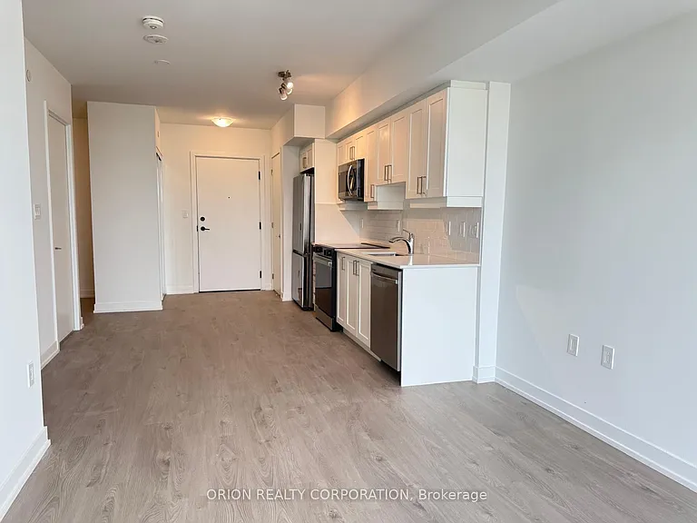 556 Marlee Ave #612 — Photo 6