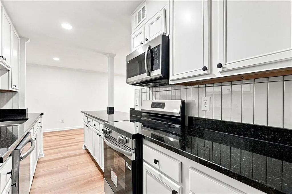 2 bed, 2.0 bath, 1188 sqft, $1,800 — Photo 4