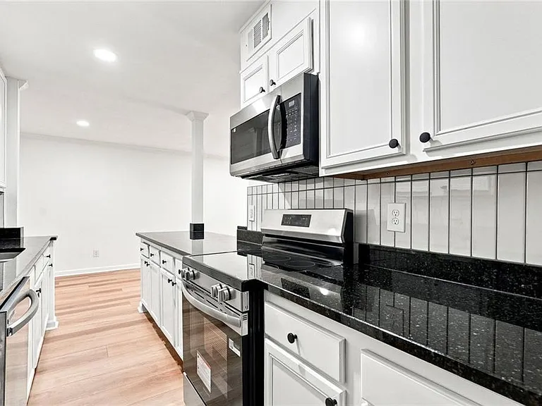 5095 Roswell Rd #209 — Photo 4