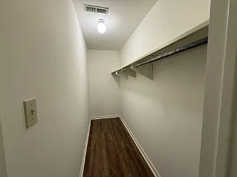 Flying Hills Apartments — Photo 30