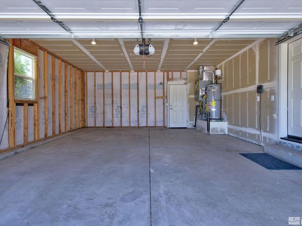 5285 Bentgrass Dr, Stagecoach, NV 89429