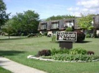 16 Cour Caravelle, Palos Hills, IL 60465