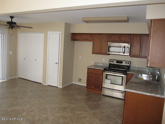 3rd image of 1535 N Horne Unit 22
