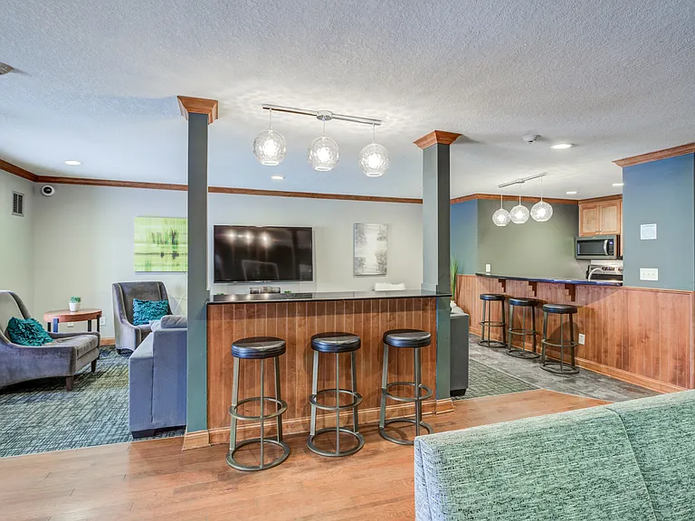 Park Glen Apartments — Photo 7