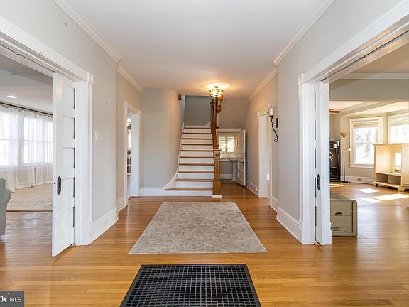 5th image of 236 S Morris St