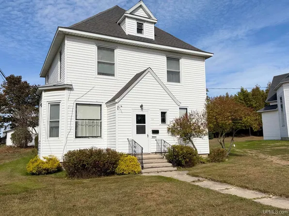 310 Main St, Manistique, MI 49854