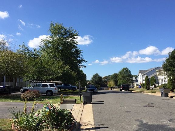 5th image of 9269 Hillis Ct