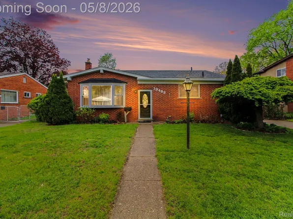 19483 Ingram St, Livonia, MI 48152