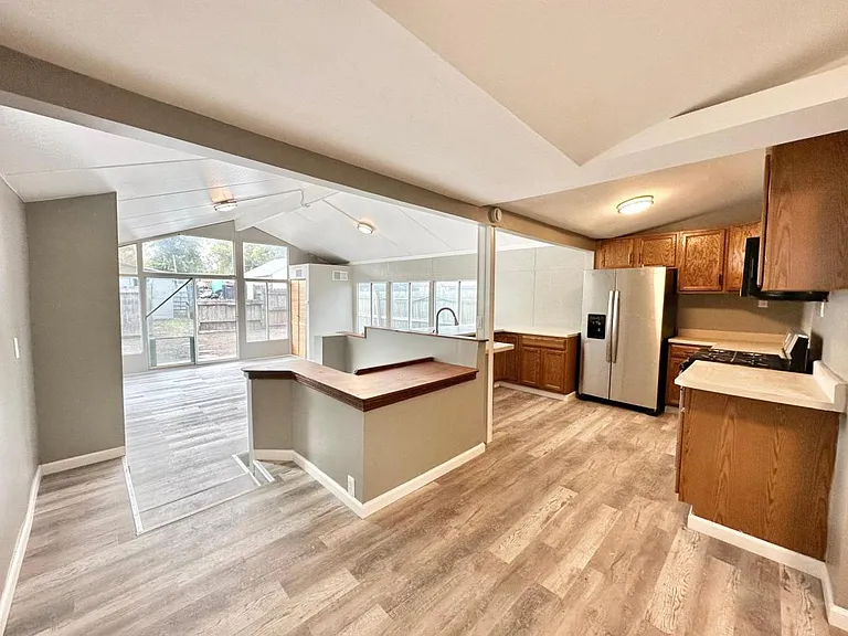1217 Filmore St — Photo 4