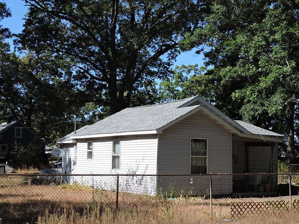 2nd image of 2911 Austin St