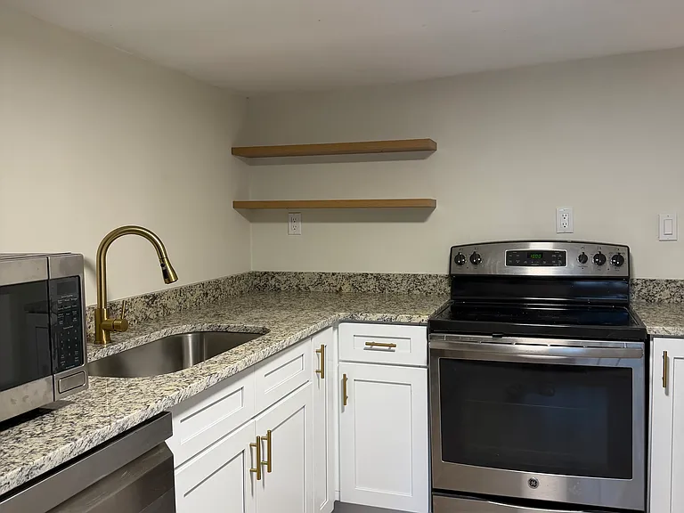 115 S 4th St #B — Photo 2