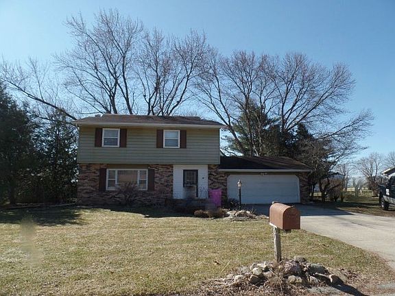 3rd image of 27346 Lamplighter Ln