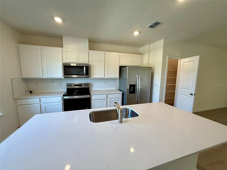 18197 Cider Mill Ln — Photo 6