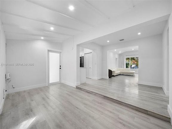 3rd image of 1262 SW 15th Ter