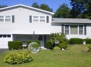 333 Lake Vue Dr, Montgomery, NY 12549