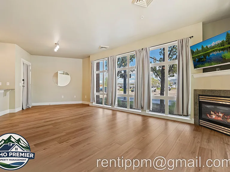 406 S 13th St #104 — Photo 7