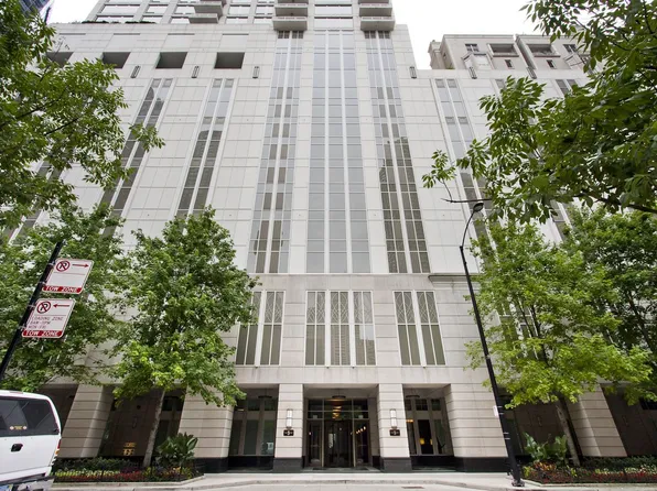 55 E Erie St APT 1504, Chicago, IL 60611