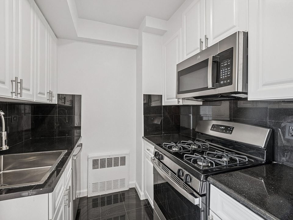 1st image of 320 E 23rd St APT 15D