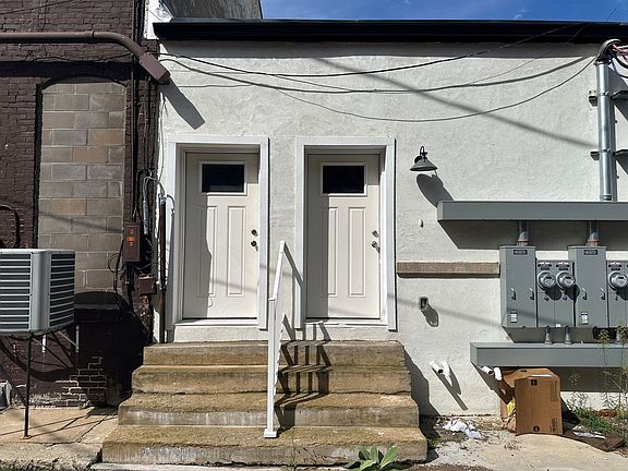 2nd image of 812 Keeler St #4