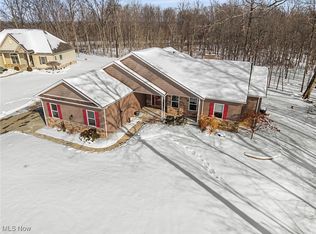 8525 Broxton Ct, Westfield Center, OH 44251