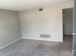 2206 NE 77th St, Kansas City, MO 64118