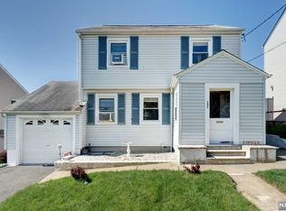 131 White Oak Ter, Belleville, NJ 07109