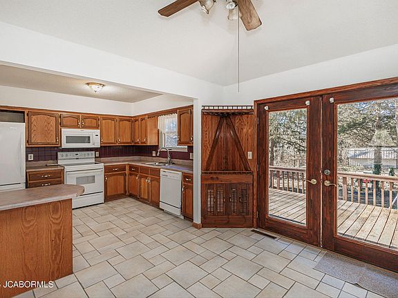 3rd image of 1702 S Country Club Dr