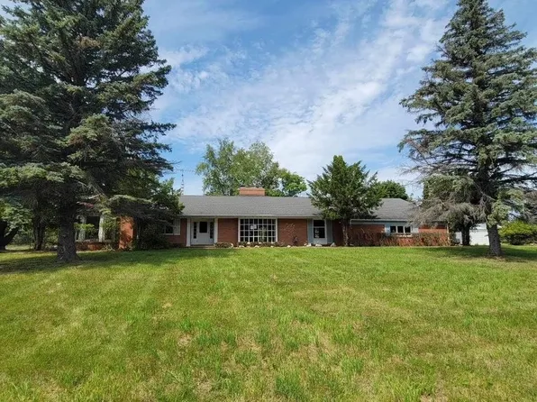 301 Minzer Ct, West Branch, MI 48661