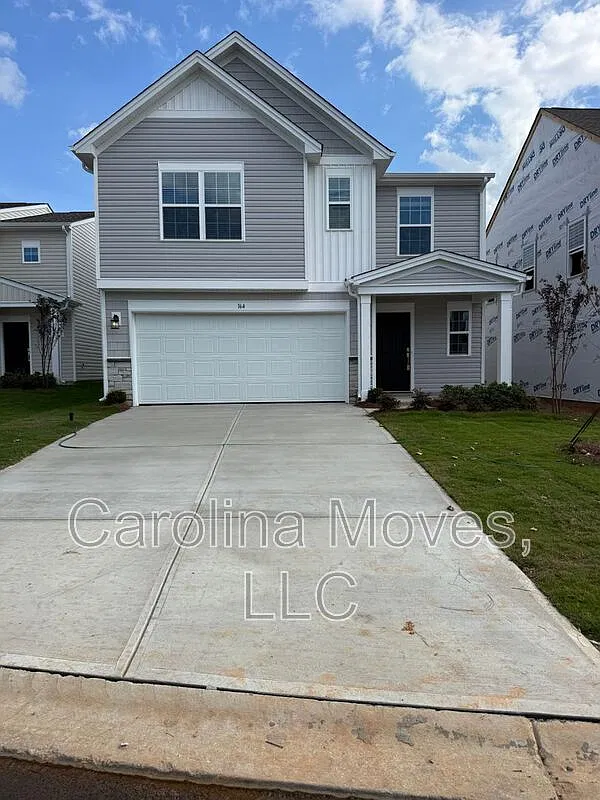5 bed, 3.0 bath, 2578 sqft, $2,195 — Photo 1