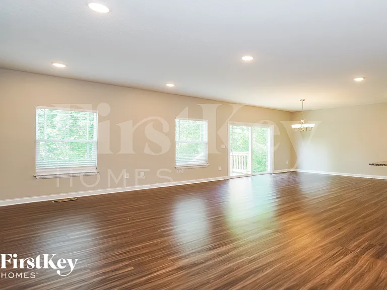 1924 Ream Dr — Photo 3