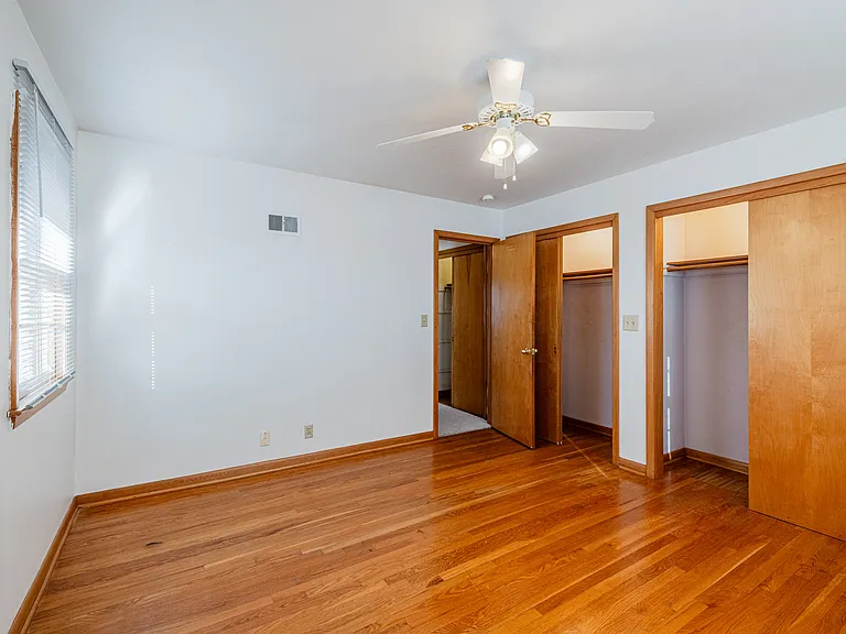 5700 Normal Blvd — Photo 17