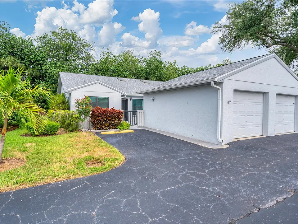 4732 Blackberry Dr
