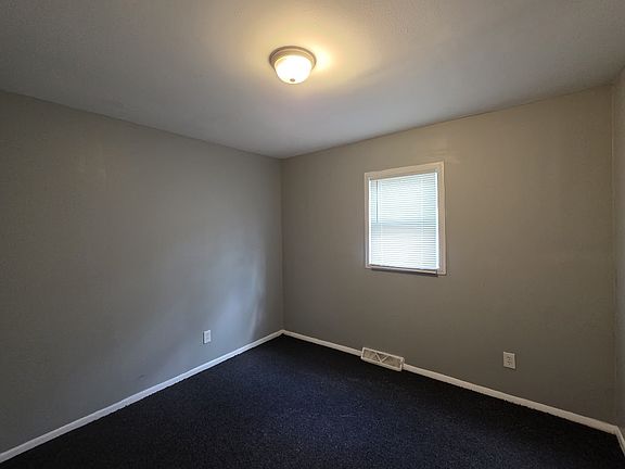 5th image of 22649 Frisbee St