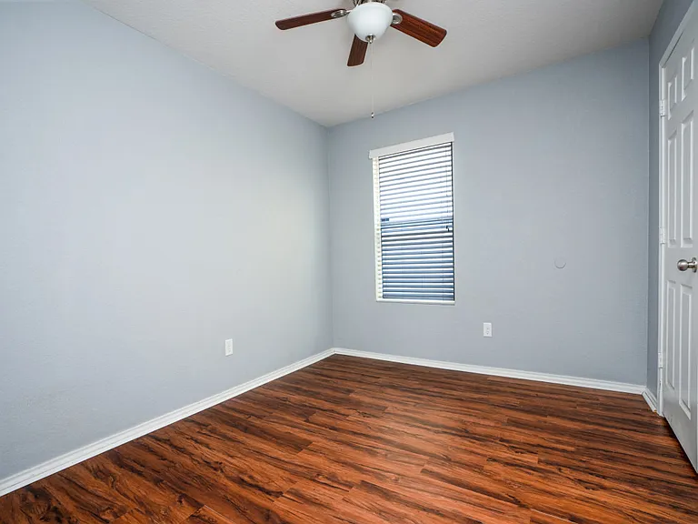 8922 Oakwood Park — Photo 9