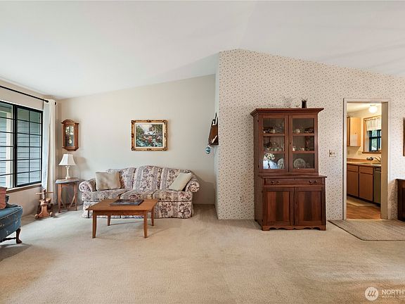 4th image of 22456 NE 18th Street