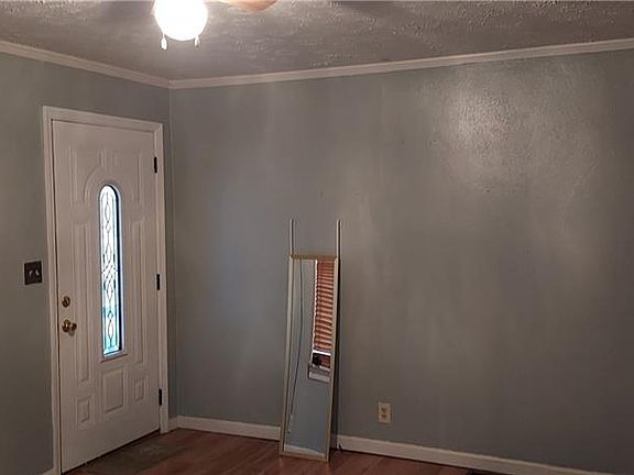 3rd image of 4443 Elliot Ave
