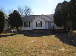 208 Al Oerter Dr, Clarksville, TN 37042