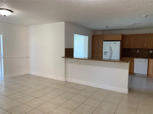 6745 SW 132nd Ave APT 206, Miami, FL 33183